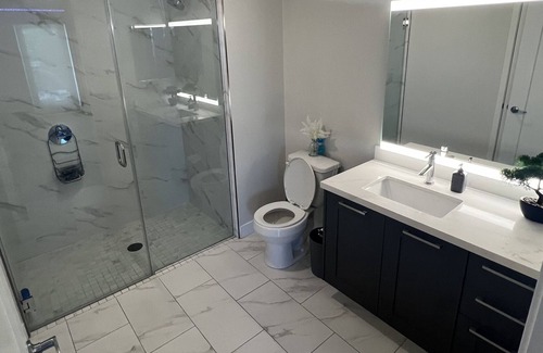 Downtown Apartment | Luxury Rise In the Heart of Hollywood