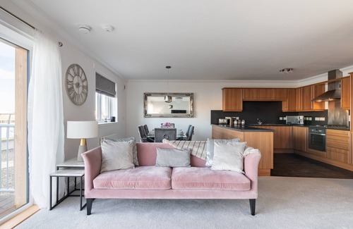 Inverness Apartment | Luxury Riverside Apartment - Sleeps 8