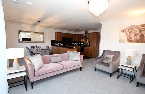 Inverness Apartment | Luxury Riverside Apartment - Sleeps 8