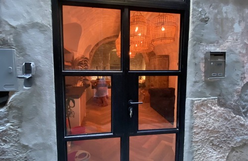 Ventimiglia Apartment | Luxury room in old winecellar
