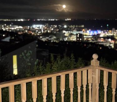 Cynonville House | Luxury room with sea views and modern conveniences