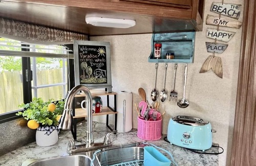 Largo Apartment | Luxury RV Camper near Clearwater Beaches