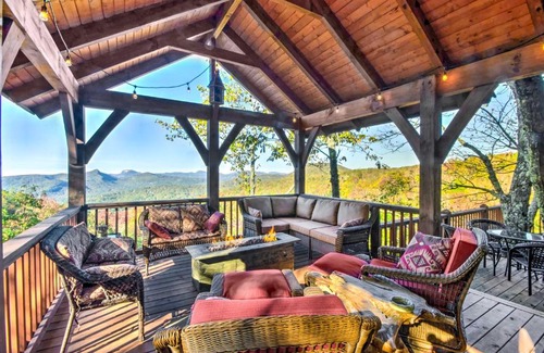 Sapphire House | Luxury Sapphire Cabin Mtn Views and Resort Access!