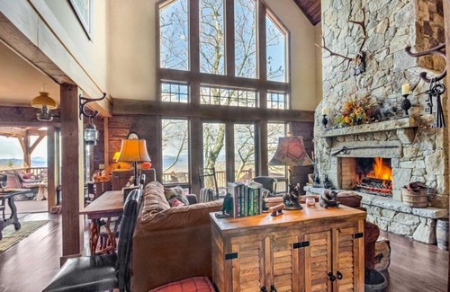 Sapphire House | Luxury Sapphire Cabin Mtn Views and Resort Access!