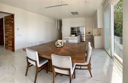 Amapas Condo | Luxury Sayan Indah Beachfront Condo - Best Location/Romantic Zone PV