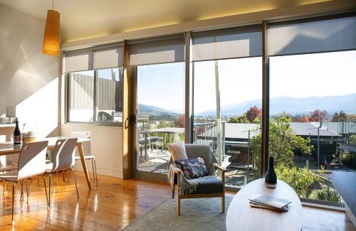 Mount Beauty Villa | luxury Scandinavian townhouse