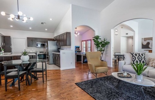 Paradise Park Vista House | Luxury Scottsdale Home w/HTD Pool!