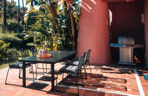 New Golden Mile Apartment | Luxury Sea View Oasis EHHouse
