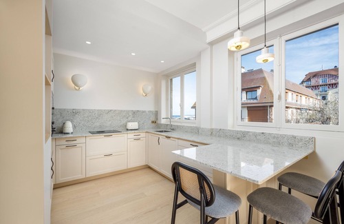 Deauville City Centre Apartment | Luxury serviced apartment with sea view in Deauville