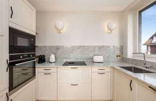 Deauville City Centre Apartment | Luxury serviced apartment with sea view in Deauville