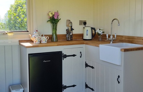 King's Bromley House | Luxury shepherds hut