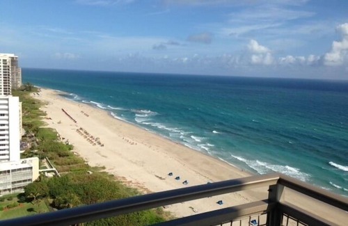 Singer Island Villa | Luxury Singer Island Oceanview 2 Bedroom High-rise Villa with private balcony