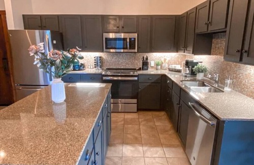 Snowshoe Condo | Luxury Ski-In/Out Condo – 305 Soaring Eagle, Stunning Sunrise Views & Hot Tubs!
