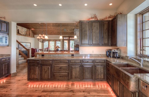 Big Sky Condo | Luxury Ski-in/Out Cowboy Heaven Condo, Stunning Scenery Peaks to Valley views
