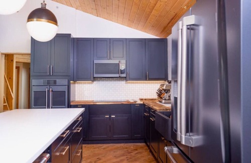 Snow Pine Estates House | Luxury ski in/out Sauna and Hot Tub