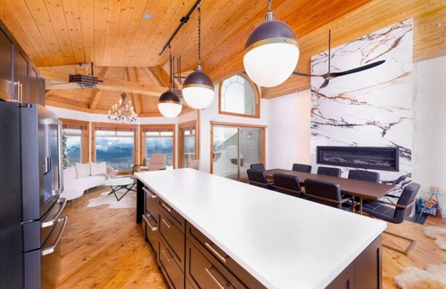 Snow Pine Estates House | Luxury ski in/out Sauna and Hot Tub
