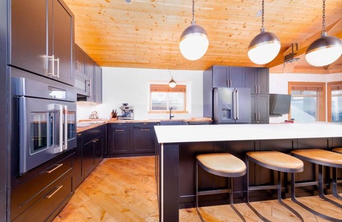 Snow Pine Estates House | Luxury ski in/out Sauna and Hot Tub