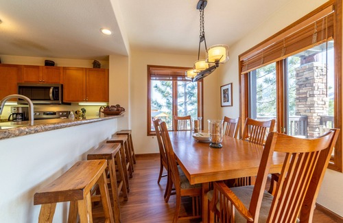 Mammoth Lakes Condo | Luxury Ski-in/Ski-out at Eagle Run, Wifi, Garage & SPA