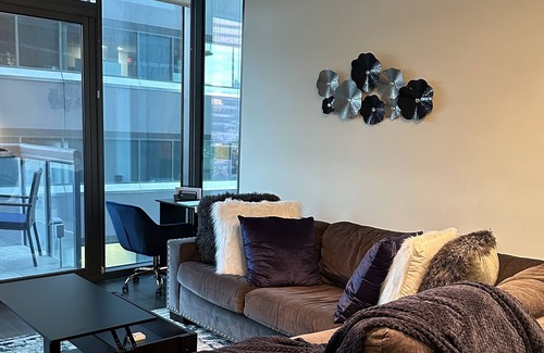 Lenox Apartment | Luxury Sky Rise Vacation Home