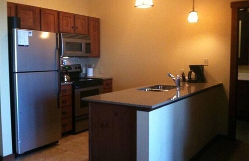 Snowshoe Condo | Luxury Snowshoe Penthouse - Best Ski-In~Out 1BR with Stunning Sunrise Mtn 🌅⛰️View