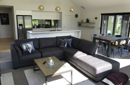 Albert Town House | Luxury, space, and tranquility in beautiful Wanaka