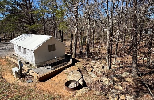 Delta RV Rental | Luxury Spacious Glamping, Lake View, Grill, Pool, Pet Friendly, Swim