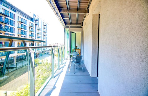 Botwell Apartment | Luxury spacious home near airport