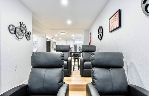 South Westminster House | Luxury stay near Denver & Boulder w/epic game room perfect for any gathering!