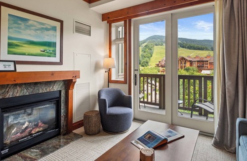 Stowe Area Cabin | Luxury Studio at Spruce Peak Lodge – Stunning 4th-Floor Mountain Views, Steps to the Lifts!"