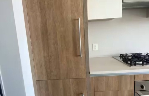 Vernon Apartment | Luxury Studio in Downtown Los Angeles, 5 mins walk to Crypto center and LA Live.