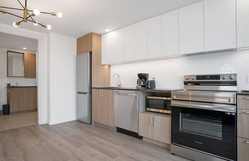 Milton Park Apartment | Luxury Studio in Heart of MTL 807 | Metro access