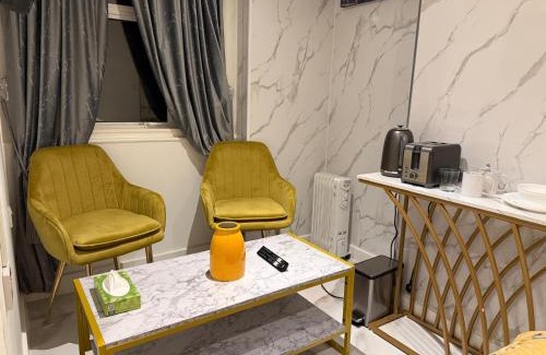 Warwick House | Luxury Studio in Victoria, 7 minutes walk to Victoria Station, Room 1