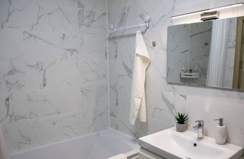 Mamaia-Sat Apartment | Luxury Studio Nord10 Mamaia Nord-100m from the beach!