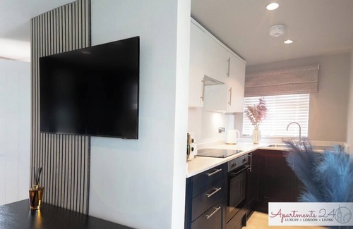 London Borough of Hounslow Apartment | Luxury Studio Penthouse - London