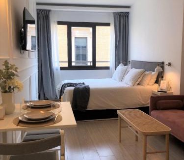 Recoletos Apartment | Luxury Studio Retiro Park & Prado Museum