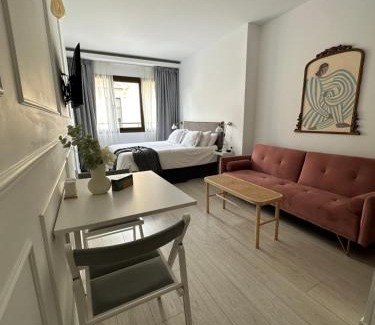 Recoletos Apartment | Luxury Studio Retiro Park & Prado Museum