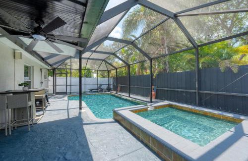 Tampa Apartment | Luxury Style townhome with Pool - 1 Miles to Bucs Stadium