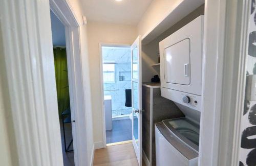 Hollywood Hills West Apartment | Luxury Stylish Apt On Sunset Blvd Sleeps 6