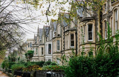 Pontcanna Apartment | Luxury Suite in Cardiff City Centre + Secure Parking