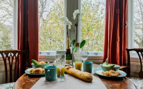 Pontcanna Apartment | Luxury Suite in Cardiff City Centre + Secure Parking