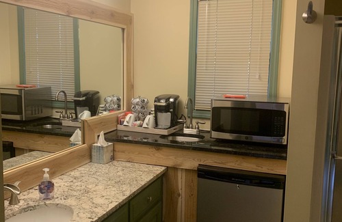 Helen House | Luxury suite in gated golf community with Helen address