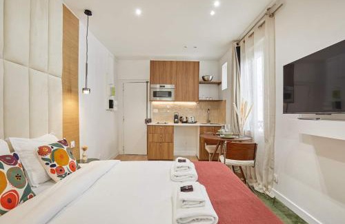 Saint-Fargeau Apartment | Luxury Suite in the Center of Paris