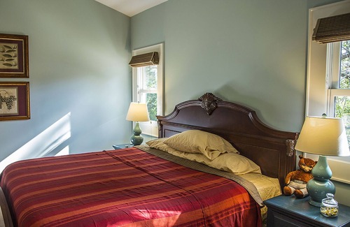 Jackson Park House | Luxury Suite with Blissful Comforts