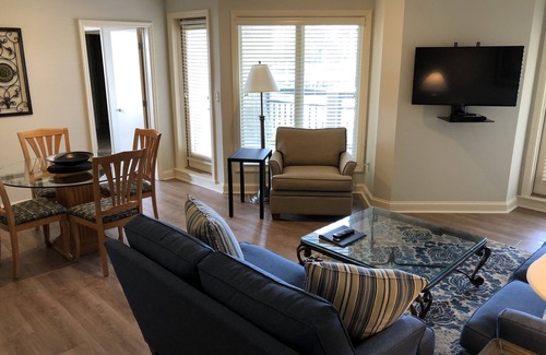 Shelter Cove Villa | Luxury Three Bedroom Three Bath Villa overlooking Shelter Cove Marina