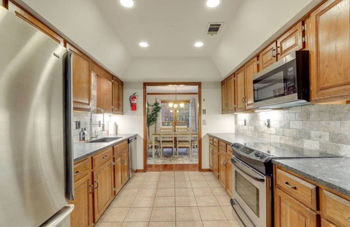 Smyrna House | Luxury Townhome - 1 Mile to The Battery Atlanta