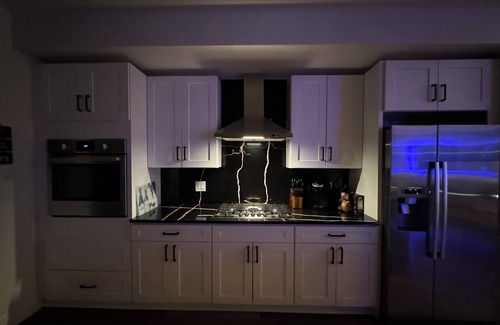 West Poplar House | Luxury Townhome 2 Car Garage and Decks 2 Billiards Room
