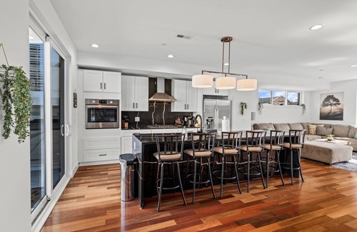 West Poplar House | Luxury Townhome 2 Car Garage and Decks 2 Billiards Room