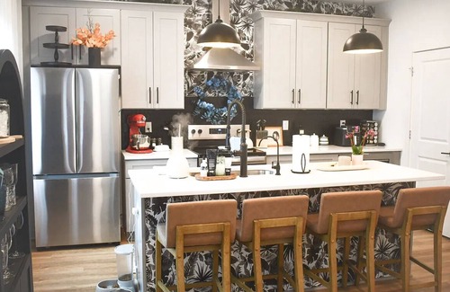 Madison House | Luxury townhome close to downtown!