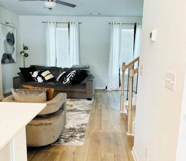 Fayetteville House | Luxury Townhome in Fayetteville