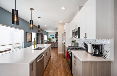 Jefferson Park House | Luxury Townhome in the Heart of the Mile High City